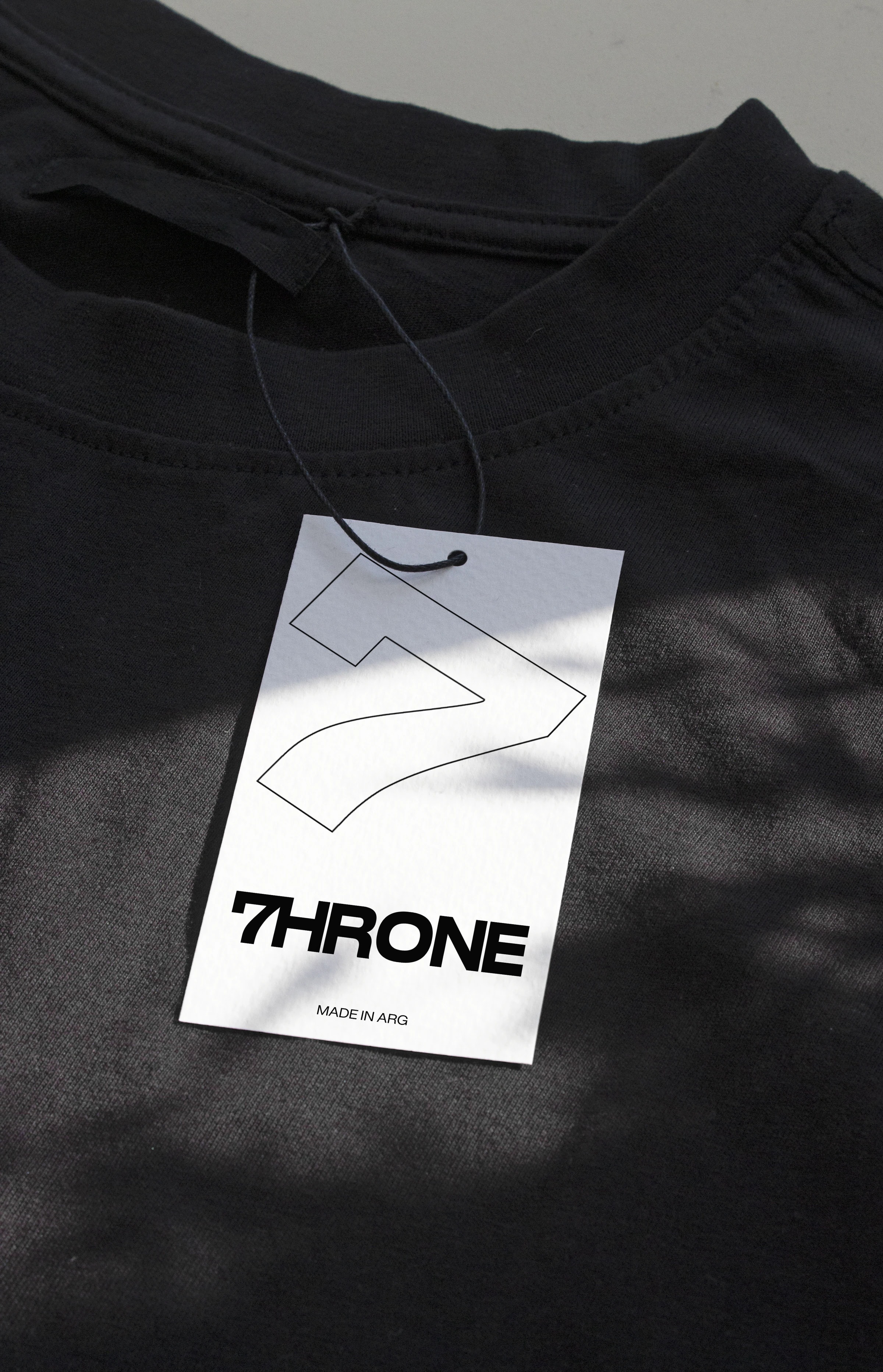 7HRONE, detail 3